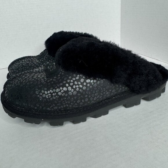 UGG Slippers - Picture 1 of 8